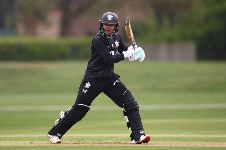 Danni Wyatt-Hodge Century Leads Surrey to Emphatic Win Over Warwickshire
