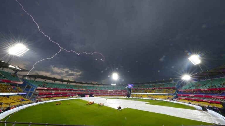 Hardik Pandya Returns as MI Bowl Against RR in Rain-Hit Encounter