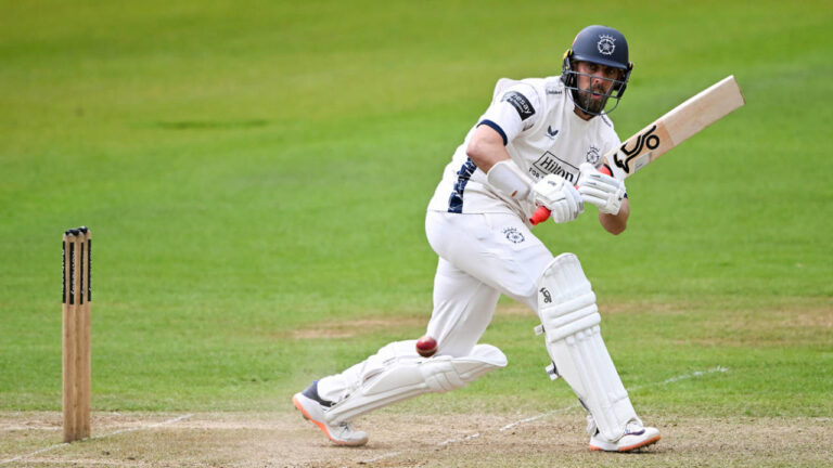 Jake Lehmann Hits Maiden Hampshire Century to Secure Draw Against Nottinghamshire