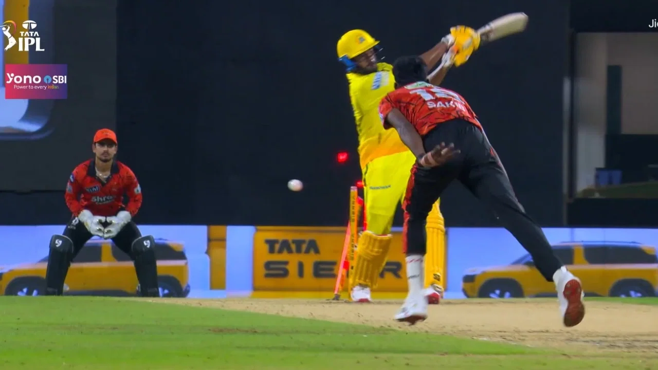 sakib hussain bamboozles urvil patel in csk vs srh clash