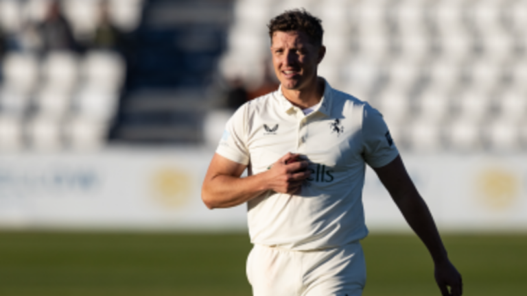 Lancashire in high Dudgeon as Benjamin, Finch pile on the misery 2 398851.5