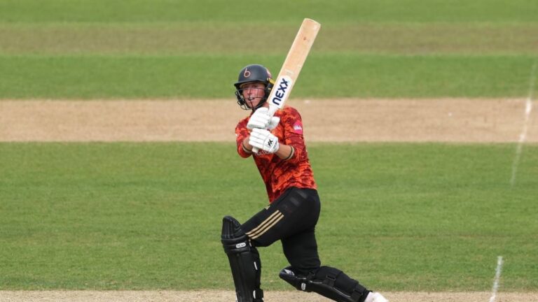 Elwiss rides the blows to keep The Blaze on top in Metro Bank Cup 2 401422.6