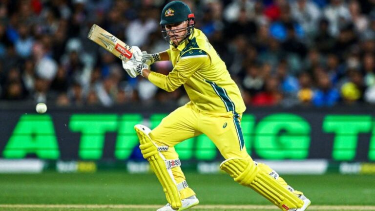 Australia bring in Connolly for Sangha and bat in decider